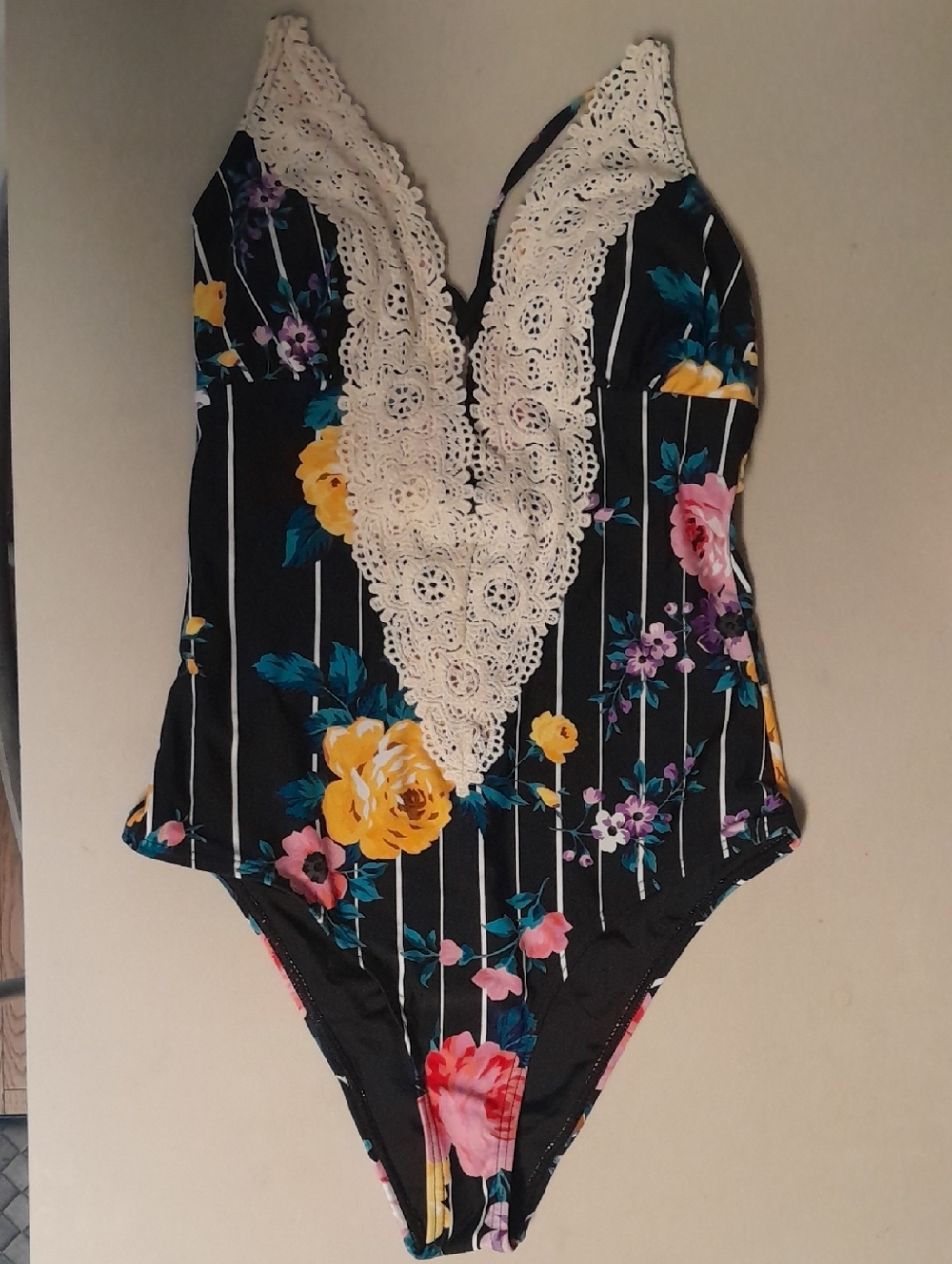 Cupshe Black Floral One-Piece Swimsuit with Cream Lace V-Neckline